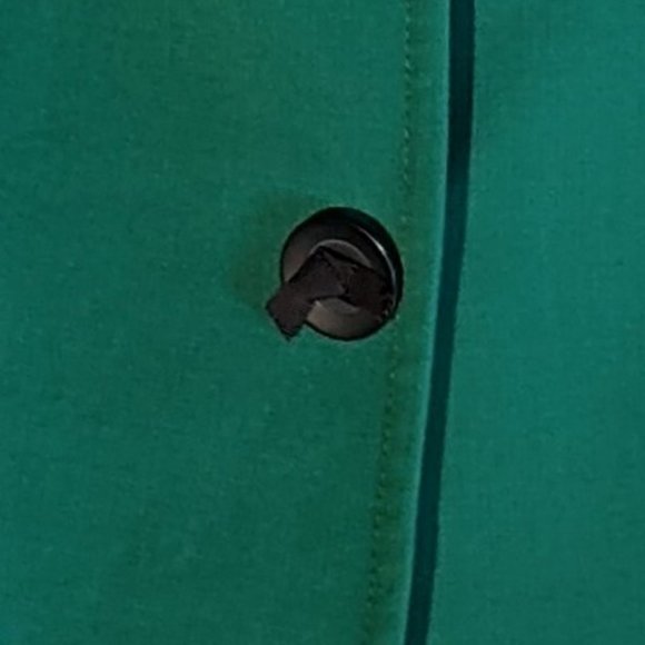 Tahari Green with Black Buttons Blazer_Size 14W - Picture 7 of 9